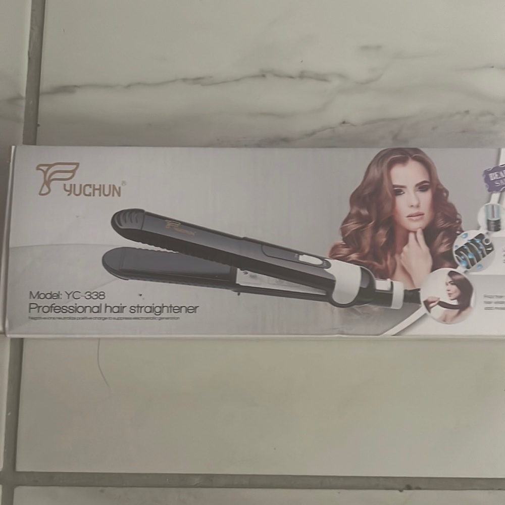 Almost new, small straightener. Use one time.